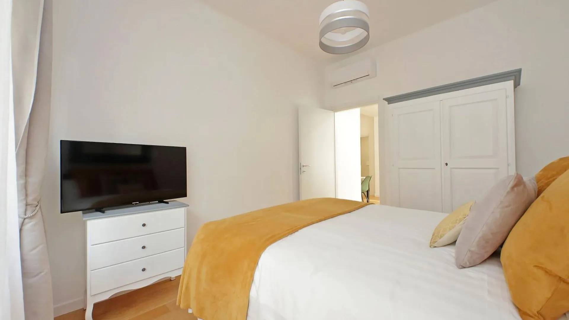 Graceful Apartment Near St Peter Metro 100 Mt Rome