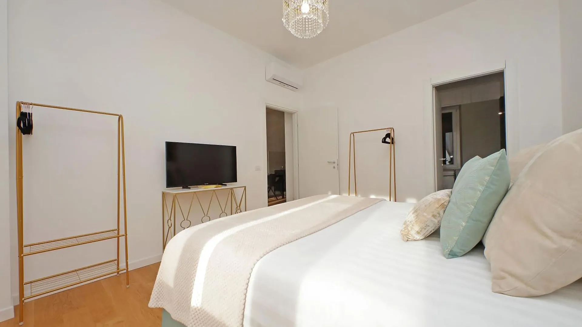 Graceful Apartment Near St Peter Metro 100 Mt Rome