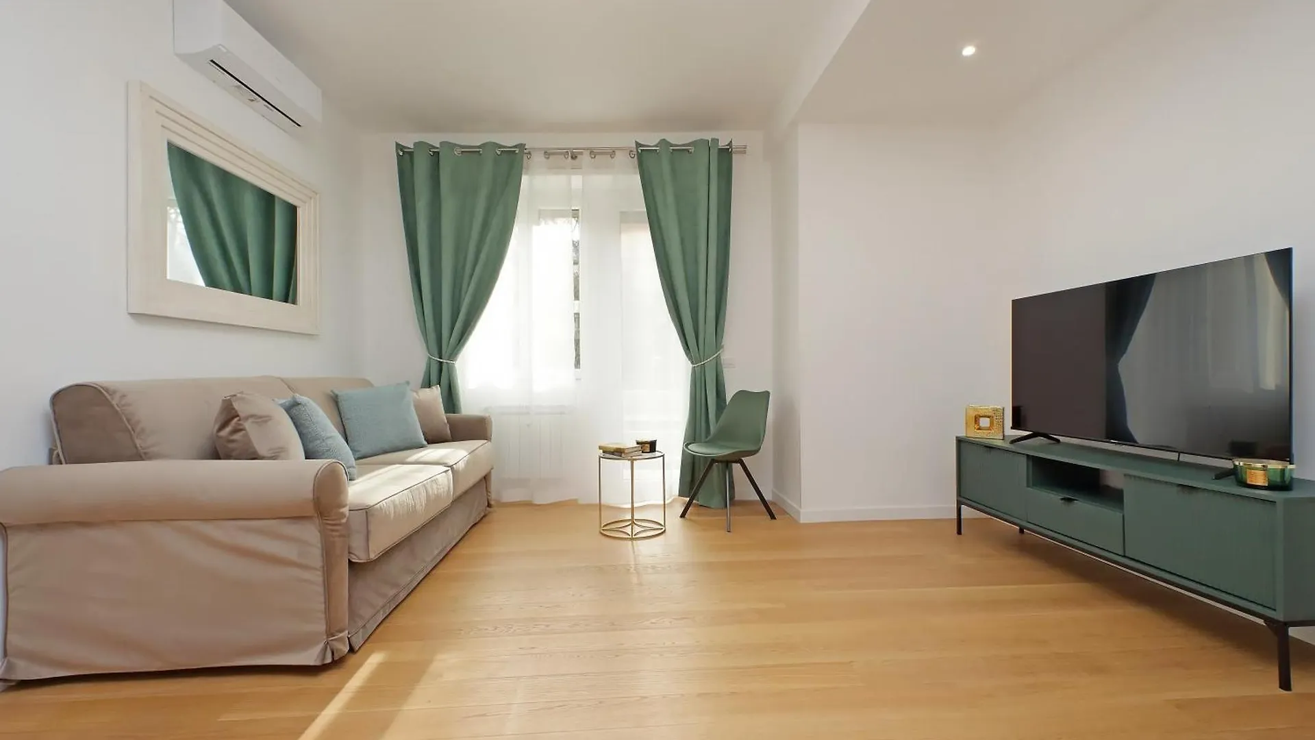 Graceful Apartment Near St Peter Metro 100 Mt Rome Italy