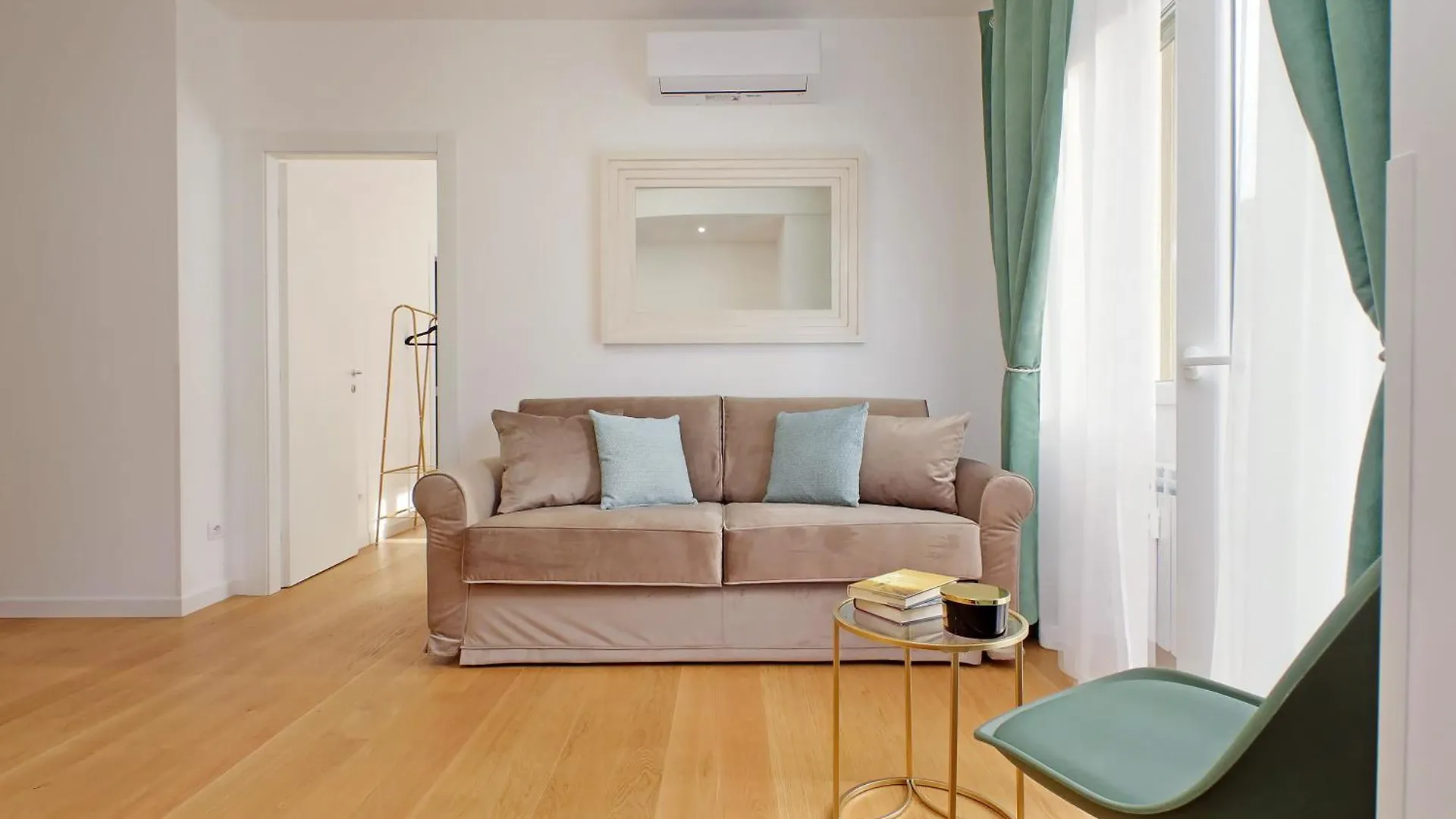 Graceful Apartment Near St Peter Metro 100 Mt Rome