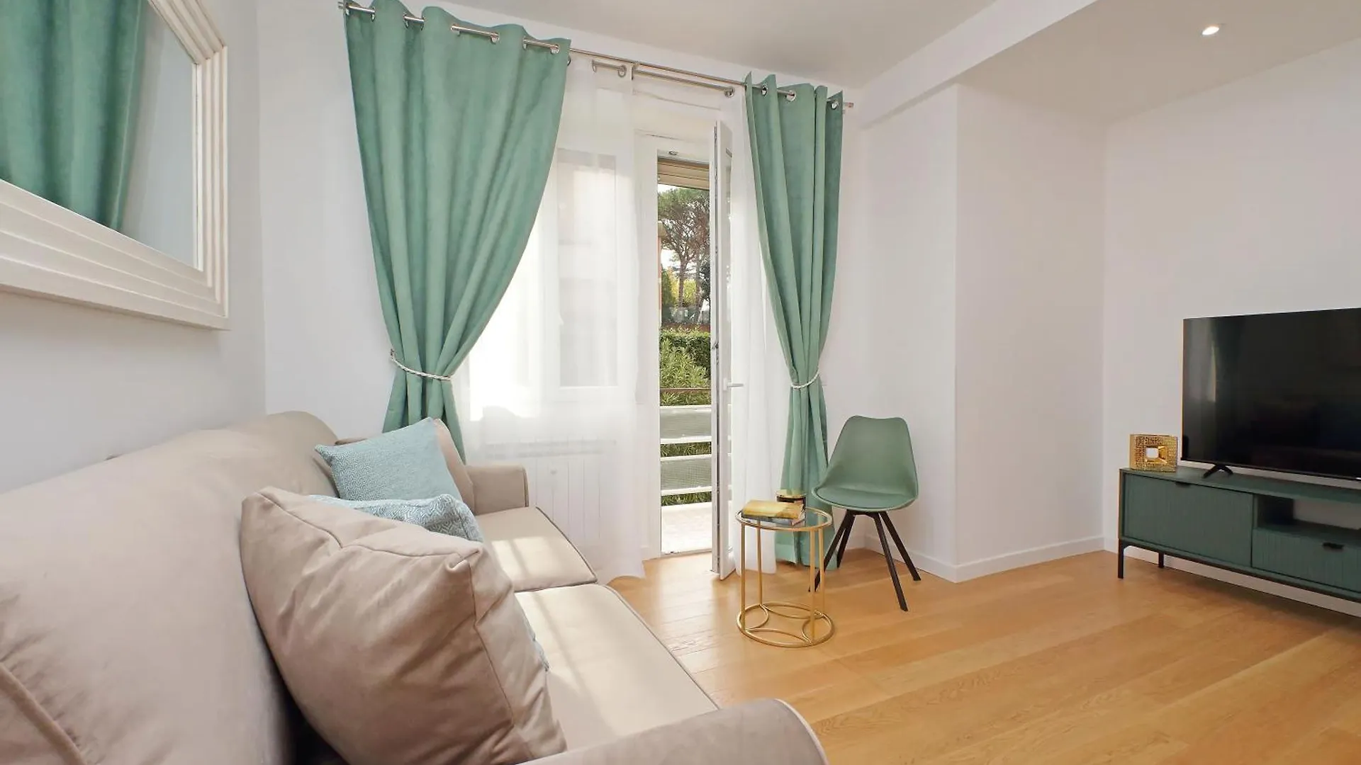 Graceful Apartment Near St Peter Metro 100 Mt Rome