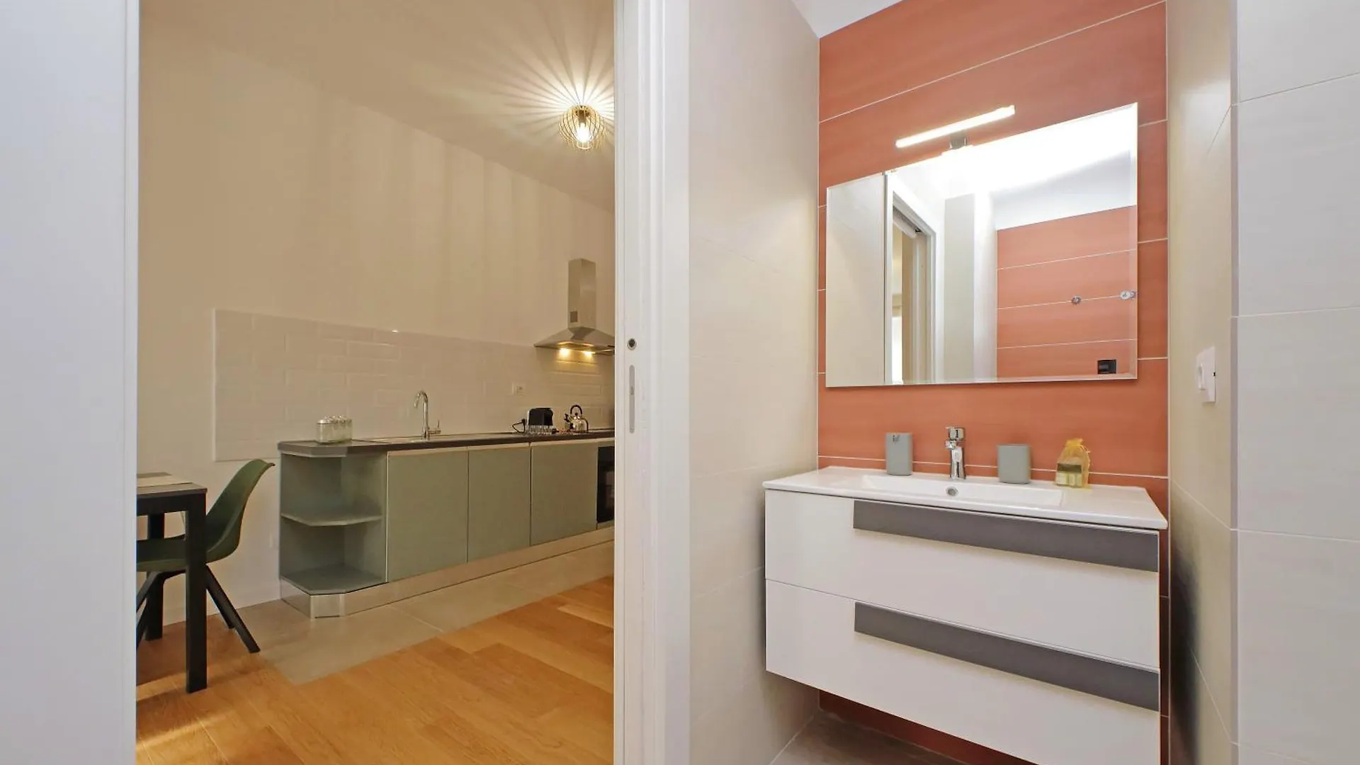 Graceful Apartment Near St Peter Metro 100 Mt Rome